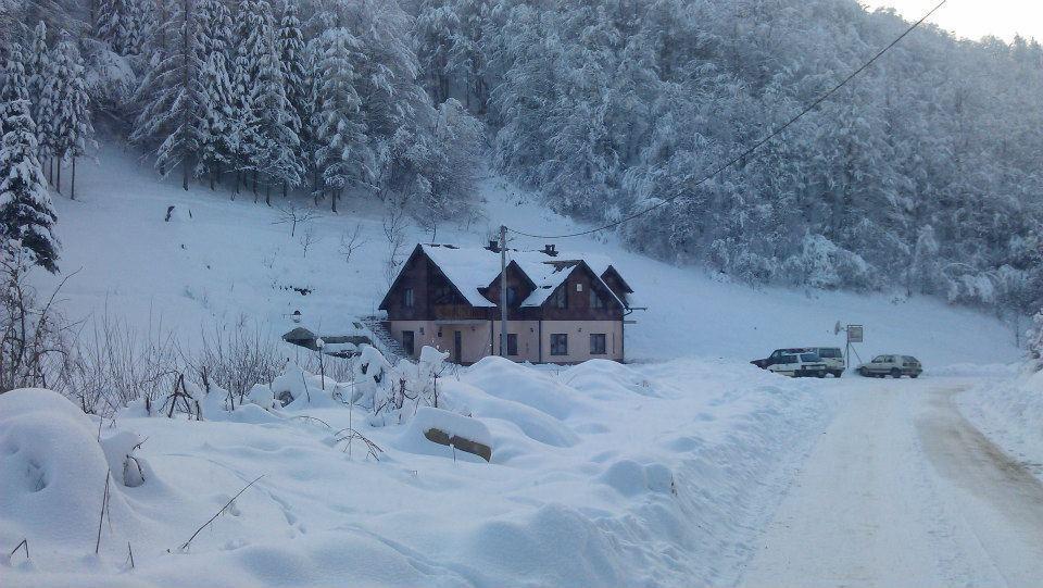 Motel Luka Dezevice Kültér fotó