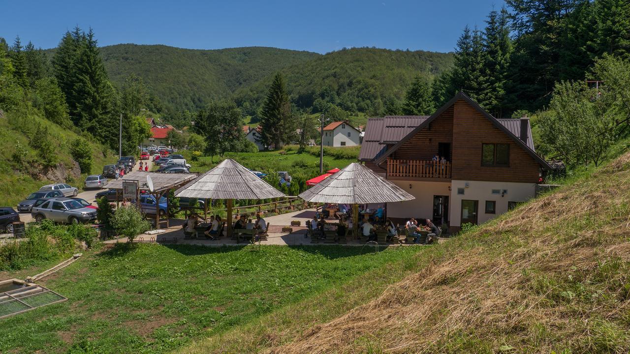 Motel Luka Dezevice Kültér fotó